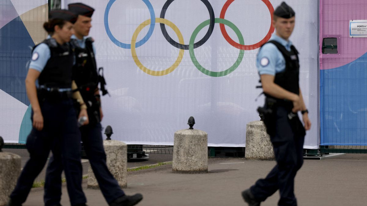 Over 2,000 foreign police officers in Paris to help with Olympic ...